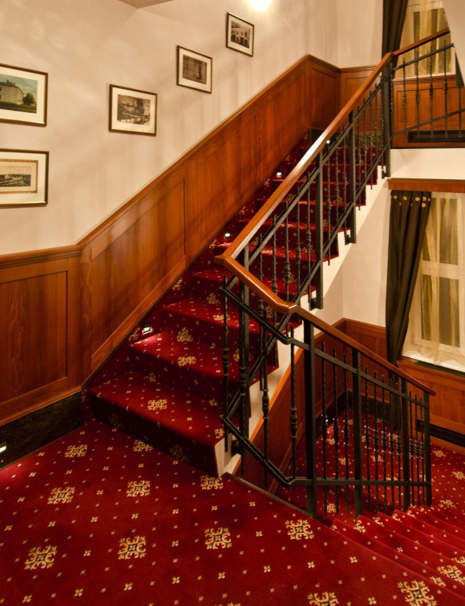 Hotel Tacl Holesov ภายนอก รูปภาพ