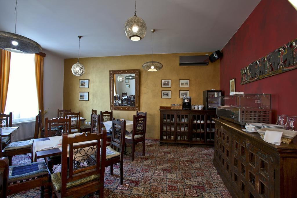 Hotel Tacl Holesov ภายนอก รูปภาพ