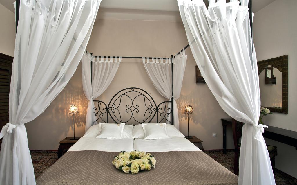 Hotel Tacl Holesov ภายนอก รูปภาพ