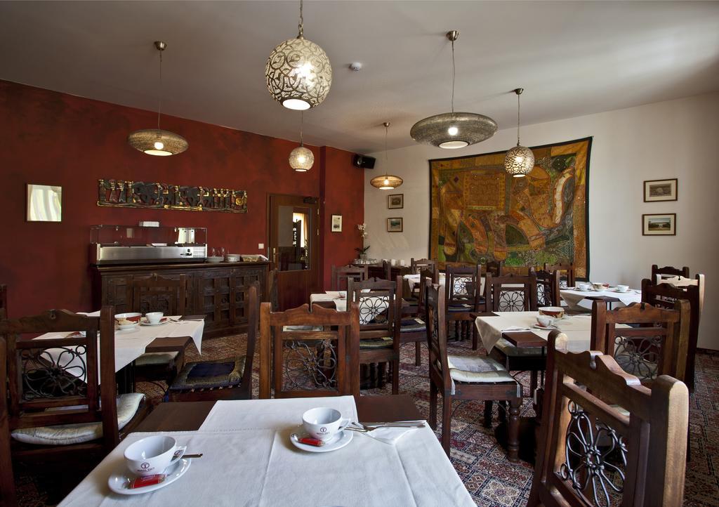 Hotel Tacl Holesov ภายนอก รูปภาพ